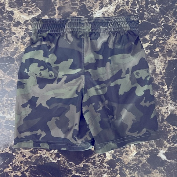 Under Armour Camo Athletic Shorts - Picture 2 of 4